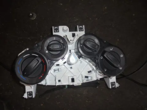 Χειριστήρια Καλοριφέρ 98618281 για FORD KA (2008 - ) (RU8) ΠΑΛΕΤΑ 19 Χειριστήρια Καλοριφέρ 98618281 για FORD KA (2008 - ) (RU8) ΠΑΛΕΤΑ 19