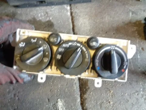 Χειριστήρια Καλοριφέρ 55900-05090 για TOYOTA AVENSIS (2000 - 2003) (T220) Χειριστήρια Καλοριφέρ 55900-05090 για TOYOTA AVENSIS (2000 - 2003) (T220)