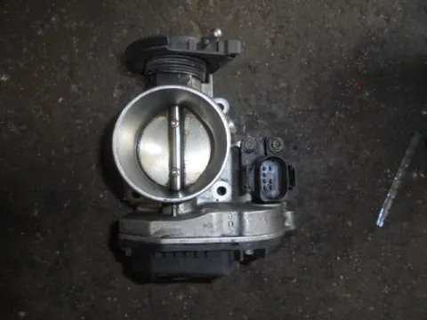 Σώμα Πεταλούδας για AUDI A4 (1999 - 2001) (8D)   (4) Σώμα Πεταλούδας για AUDI A4 (1999 - 2001) (8D)   (4)