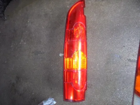 Φανάρι Πίσω Αριστερό (Από Δίφυλλη) για RENAULT KANGOO (2003 - 2008) (KC) Φανάρι Πίσω Αριστερό (Από Δίφυλλη) για RENAULT KANGOO (2003 - 2008) (KC)