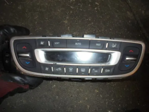 Χειριστήρια Καλοριφέρ 275102769R για RENAULT SCENIC (2008 - 2012) (JZ) Χειριστήρια Καλοριφέρ 275102769R για RENAULT SCENIC (2008 - 2012) (JZ)