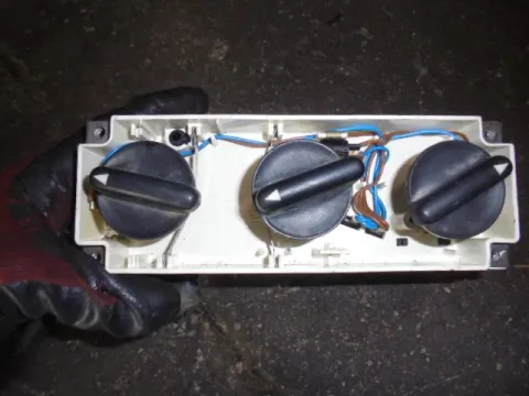 Χειριστήρια Καλοριφέρ 893819045E για AUDI 80 (1986 - 1991) (89) (89Q) (8A) (B3) Χειριστήρια Καλοριφέρ 893819045E για AUDI 80 (1986 - 1991) (89) (89Q) (8A) (B3)