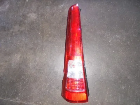 Φανάρι Πίσω Αριστερό (Ελαττωματικό) για DAIHATSU CUORE (2003 - 2006) VII Φανάρι Πίσω Αριστερό (Ελαττωματικό) για DAIHATSU CUORE (2003 - 2006) VII