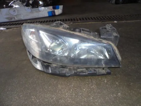 Φανάρι Εμπρός Δεξί ΧΕΝΟΝ για RENAULT LAGUNA (2005 - 2007) Φανάρι Εμπρός Δεξί ΧΕΝΟΝ για RENAULT LAGUNA (2005 - 2007)