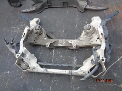 Γέφυρα Εμπρός Οριζόντια για BMW 3 Series (2005 - 2008) (E90-1-2-3) , (2008 - 2012) (E90-1-2-3 F-L) *ΔΒ* Γέφυρα Εμπρός Οριζόντια για BMW 3 Series (2005 - 2008) (E90-1-2-3) , (2008 - 2012) (E90-1-2-3 F-L) *ΔΒ*