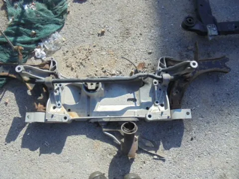 Γέφυρα Εμπρός Οριζόντια για VW GOLF (2004 - 2008) Mk5 (1K1) *ΔΒ* ΠΑΛΕΤΑ 217 *212463* Γέφυρα Εμπρός Οριζόντια για VW GOLF (2004 - 2008) Mk5 (1K1) *ΔΒ* ΠΑΛΕΤΑ 217 *212463*