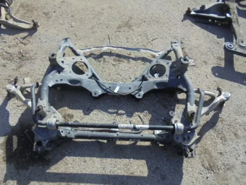 Γέφυρα Εμπρός Οριζόντια για BMW 1 Series (2012- 2015) *ΔΒ* ΠΑΛΕΤΑ 247 *221831* Γέφυρα Εμπρός Οριζόντια για BMW 1 Series (2012- 2015) *ΔΒ* ΠΑΛΕΤΑ 247 *221831*
