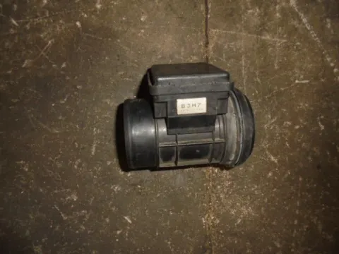 Μετρητής Μάζας Αέρος (MAF - LUFT - AIR FLOW) E5T51171 για MAZDA 323F (1995 - 1998) (BA)  "ΤΕΛΑΡΟ 11"(πισω τοιχο) Μετρητής Μάζας Αέρος (MAF - LUFT - AIR FLOW) E5T51171 για MAZDA 323F (1995 - 1998) (BA)  "ΤΕΛΑΡΟ 11"(πισω τοιχο)