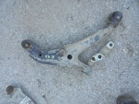 Ψαλίδι Εμπρός Δεξί για NISSAN PRIMERA (1996 - 1999) (P11) Ψαλίδι Εμπρός Δεξί για NISSAN PRIMERA (1996 - 1999) (P11)