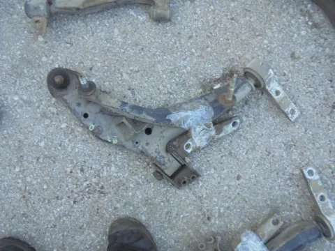 Ψαλίδι Εμπρός Δεξί για NISSAN PRIMERA (2002 - 2007) (P12) Ψαλίδι Εμπρός Δεξί για NISSAN PRIMERA (2002 - 2007) (P12)