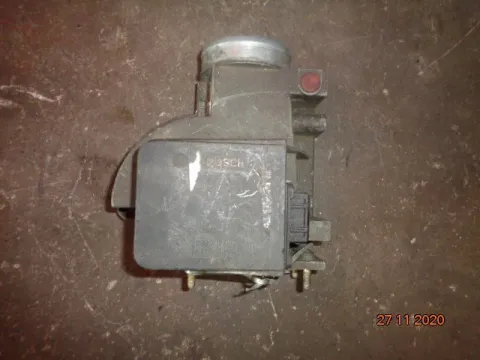 Μετρητής Μάζας Αέρος (MAF - LUFT - AIR FLOW) 0280202082 για BMW 3 Series (1983 - 1987) (E30)  "ΤΕΛΑΡΟ 12"(πισω τοιχο)  Μετρητής Μάζας Αέρος (MAF - LUFT - AIR FLOW) 0280202082 για BMW 3 Series (1983 - 1987) (E30)  "ΤΕΛΑΡΟ 12"(πισω τοιχο)