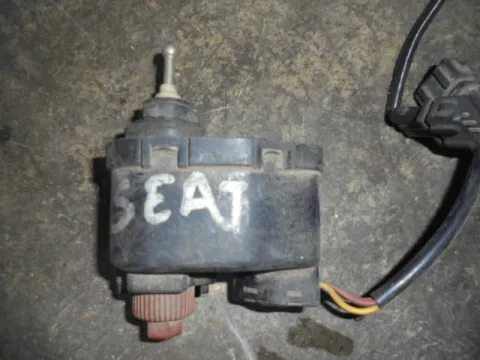 Ρεγουλατόρος Φαναριού για SEAT TOLEDO (1995 - 1998) (1LZ) Ρεγουλατόρος Φαναριού για SEAT TOLEDO (1995 - 1998) (1LZ)