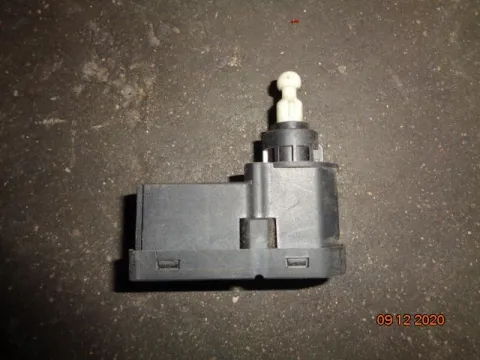 Ρεγουλατόρος Φαναριού για SKODA OCTAVIA (2004 - 2008) 5 (1Z3-5) Ρεγουλατόρος Φαναριού για SKODA OCTAVIA (2004 - 2008) 5 (1Z3-5)
