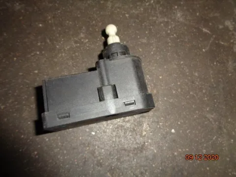 Ρεγουλατόρος Φαναριού για SKODA OCTAVIA (2004 - 2008) 5 (1Z3-5) Ρεγουλατόρος Φαναριού για SKODA OCTAVIA (2004 - 2008) 5 (1Z3-5)