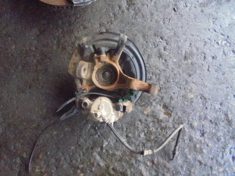Άκρο Εμπρός Αριστερό Με ABS για TOYOTA AVENSIS (2000 - 2003) (T220) Άκρο Εμπρός Αριστερό Με ABS για TOYOTA AVENSIS (2000 - 2003) (T220)