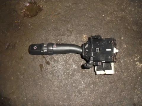 Διακόπτης Φώτων-Φλάς για TOYOTA AVENSIS (2000 - 2003) (T220) Διακόπτης Φώτων-Φλάς για TOYOTA AVENSIS (2000 - 2003) (T220)