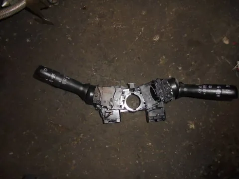 Διακόπτης Φώτων-Φλάς για TOYOTA AYGO (2005 - 2009) (B10) Διακόπτης Φώτων-Φλάς για TOYOTA AYGO (2005 - 2009) (B10)
