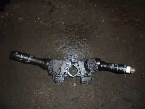 Διακόπτης Φώτων-Φλάς για TOYOTA RAV-4 (1994 - 1997) (XA10) Διακόπτης Φώτων-Φλάς για TOYOTA RAV-4 (1994 - 1997) (XA10)