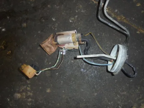 Αντλία Καυσίμου (Τρόμπα Βενζίνης) για HYUNDAI H-1 STAREX (1998 - 2001) Αντλία Καυσίμου (Τρόμπα Βενζίνης) για HYUNDAI H-1 STAREX (1998 - 2001)