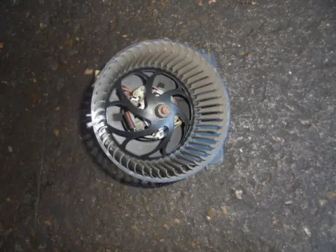 Μοτέρ Καλοριφέρ (AXP) για VW GOLF (1998 - 2004) Mk4 (1J1) Μοτέρ Καλοριφέρ (AXP) για VW GOLF (1998 - 2004) Mk4 (1J1)
