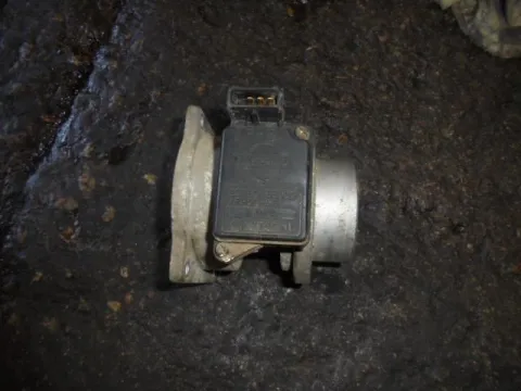 Μετρητής Μάζας Αέρος (MAF - LUFT - AIR FLOW) (2268053J00) για NISSAN SERENA (1991 - 1996) (C23)  "ΤΕΛΑΡΟ 12"(πισω τοιχο)  Μετρητής Μάζας Αέρος (MAF - LUFT - AIR FLOW) (2268053J00) για NISSAN SERENA (1991 - 1996) (C23)  "ΤΕΛΑΡΟ 12"(πισω τοιχο)