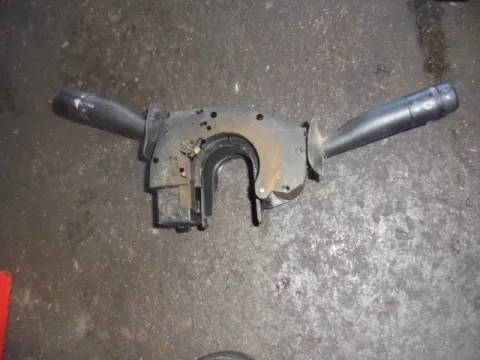 Διακόπτης Φώτων-Φλάς για FORD KA (1997 - 2008) (RB) Διακόπτης Φώτων-Φλάς για FORD KA (1997 - 2008) (RB)