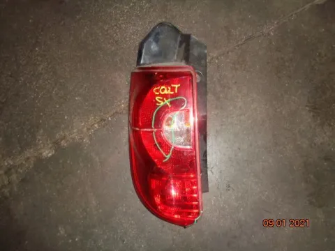 Φανάρι Πίσω Αριστερό ΡΑΓΙΣΜΕΝΟ για MITSUBISHI COLT (2008 - ) (JZ3) Ηatchback - 5dr Φανάρι Πίσω Αριστερό ΡΑΓΙΣΜΕΝΟ για MITSUBISHI COLT (2008 - ) (JZ3) Ηatchback - 5dr