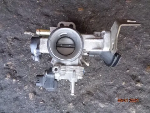 Σώμα Πεταλούδας 222100J010 για TOYOTA YARIS (2003 - 2005) (XP10) Σώμα Πεταλούδας 222100J010 για TOYOTA YARIS (2003 - 2005) (XP10)