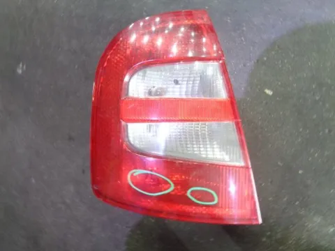 Φανάρι Πίσω Αριστερό (Ραγισμένο) για SKODA FABIA (2000 - 2004) (6Y) Hatchback - 5dr Φανάρι Πίσω Αριστερό (Ραγισμένο) για SKODA FABIA (2000 - 2004) (6Y) Hatchback - 5dr