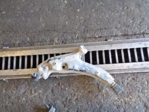 Ψαλίδι Εμπρός Αριστερό για TOYOTA STARLET (1990 - 1995) (EP80-2) Παλέτα 1 *223304* Ψαλίδι Εμπρός Αριστερό για TOYOTA STARLET (1990 - 1995) (EP80-2) Παλέτα 1 *223304*