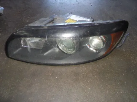 Φανάρι Εμπρός Αριστερό για VOLVO C30 (2007 - 2010) Φανάρι Εμπρός Αριστερό για VOLVO C30 (2007 - 2010)