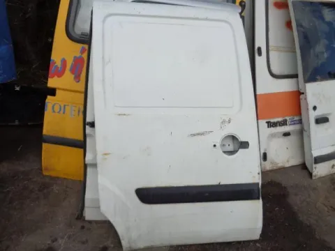 Πόρτα Δεξιά Συρόμενη Χ.Τζάμι ΛΙΓΟ ΧΤΥΠΗΜΕΝΗ για FIAT DOBLO (2002 - 2005) (223) Cargo *ΔΒ* Πόρτα Δεξιά Συρόμενη Χ.Τζάμι ΛΙΓΟ ΧΤΥΠΗΜΕΝΗ για FIAT DOBLO (2002 - 2005) (223) Cargo *ΔΒ*
