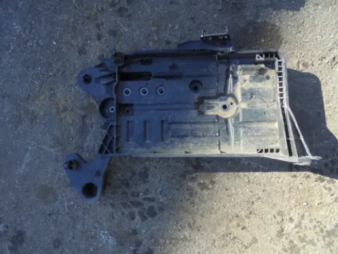 Βάση Μπαταρίας 5Q0915321J για VW GOLF (2013 - ) Mk7 (5G) *Δ* Βάση Μπαταρίας 5Q0915321J για VW GOLF (2013 - ) Mk7 (5G) *Δ*