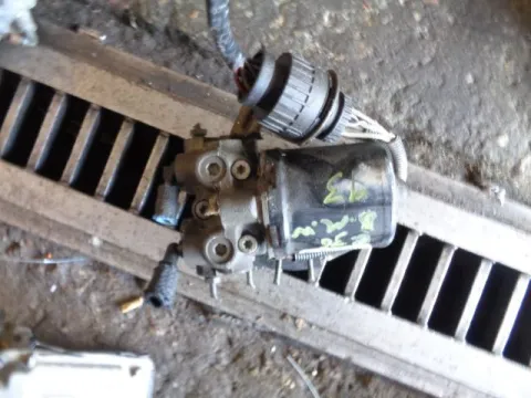 Μονάδα ABS (3451 1090428) για BMW 3 Series (1990 - 1995) (E36) Μονάδα ABS (3451 1090428) για BMW 3 Series (1990 - 1995) (E36)