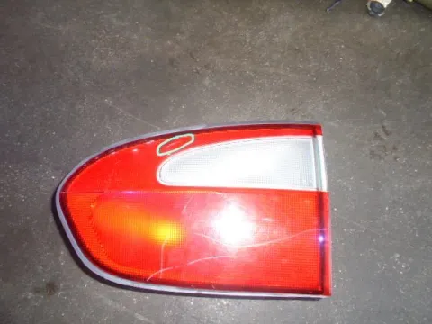 Φανάρι Πίσω Δεξί Καπού ΡΑΓΙΣΜΕΝΟ για HYUNDAI H-1 STAREX (1998 - 2001) Φανάρι Πίσω Δεξί Καπού ΡΑΓΙΣΜΕΝΟ για HYUNDAI H-1 STAREX (1998 - 2001)