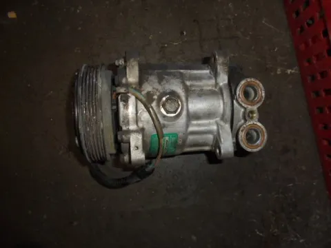 Συμπιεστής A-C (Κομπρέσορας) για CITROEN SAXO (1996 - 1999) (S) Συμπιεστής A-C (Κομπρέσορας) για CITROEN SAXO (1996 - 1999) (S)