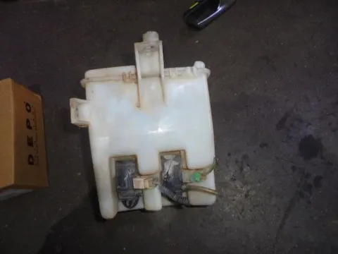 Δοχείο Υαλοκαθαριστήρων Με Μοτέρ για NISSAN PRIMERA (1990 - 1993) (P10) Liftback - 5dr Δοχείο Υαλοκαθαριστήρων Με Μοτέρ για NISSAN PRIMERA (1990 - 1993) (P10) Liftback - 5dr