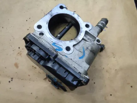 Σώμα Πεταλούδας (22030-0D011) για TOYOTA COROLLA VERSO (2004 -2008) (R10) , AVENSIS (2006 - 2008) (T250) , COROLLA (2000 - 2002) (ZE111) , (2002 - 2004) (E120) , (2004 - 2007) (E120) Σώμα Πεταλούδας (22030-0D011) για TOYOTA COROLLA VERSO (2004 -2008) (R10) , AVENSIS (2006 - 2008) (T250) , COROLLA (2000 - 2002) (ZE111) , (2002 - 2004) (E120) , (2004 - 2007) (E120)