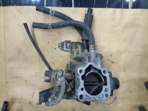 Σώμα Πεταλούδας (22270-15018) για TOYOTA CARINA (1992 - 1995) E (T190) Σώμα Πεταλούδας (22270-15018) για TOYOTA CARINA (1992 - 1995) E (T190)