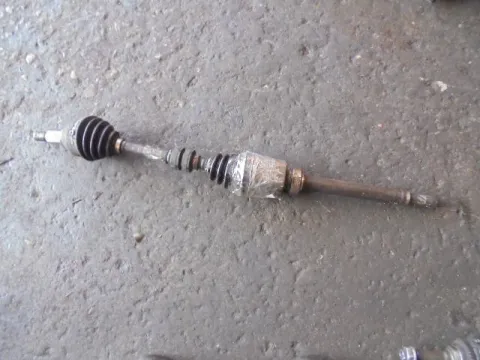 Ημιαξόνιο Εμπρός Δεξί για NISSAN JUKE (2014 - ) Ημιαξόνιο Εμπρός Δεξί για NISSAN JUKE (2014 - )