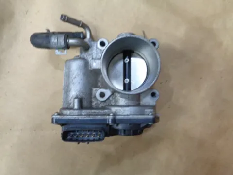 Σώμα Πεταλούδας (2203047010) για TOYOTA YARIS (2009 - 2012) (XP90) Σώμα Πεταλούδας (2203047010) για TOYOTA YARIS (2009 - 2012) (XP90)