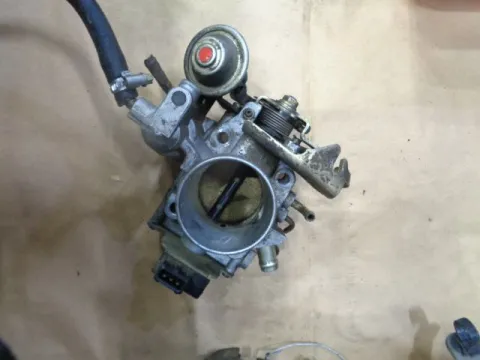Σώμα Πεταλούδας (22210) (195900) για DAIHATSU TERIOS (2000 - 2005) (J102) , FEROZA (1995 - 1998) (F300) , (1991 - 1994) (F300) Σώμα Πεταλούδας (22210) (195900) για DAIHATSU TERIOS (2000 - 2005) (J102) , FEROZA (1995 - 1998) (F300) , (1991 - 1994) (F300)