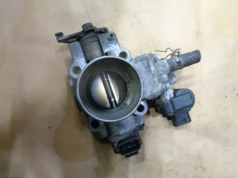 Σώμα Πεταλούδας (1342052G00) (1985001131) για SUZUKI JIMNY (1998 - 2005) (SN) , (2005 - 2013) (SN) , WAGON R (2000 - 2003) (RB) , (2003 - 2007) (RB)   (49) Σώμα Πεταλούδας (1342052G00) (1985001131) για SUZUKI JIMNY (1998 - 2005) (SN) , (2005 - 2013) (SN) , WAGON R (2000 - 2003) (RB) , (2003 - 2007) (RB)   (49)