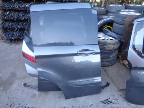 Πόρτα Δεξιά Συρόμενη Με Τζάμι για FORD TRANSIT CONNECT TOURNEO (2014 - ) Πόρτα Δεξιά Συρόμενη Με Τζάμι για FORD TRANSIT CONNECT TOURNEO (2014 - )