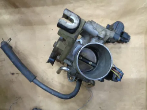Σώμα Πεταλούδας (22270-28010) για TOYOTA RAV-4 (2000 - 2004) (XA20) Σώμα Πεταλούδας (22270-28010) για TOYOTA RAV-4 (2000 - 2004) (XA20)