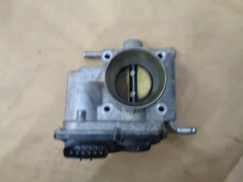 Σώμα Πεταλούδας (ZJ3813640) για MAZDA 2 (2008 - 2011) (DE) Σώμα Πεταλούδας (ZJ3813640) για MAZDA 2 (2008 - 2011) (DE)