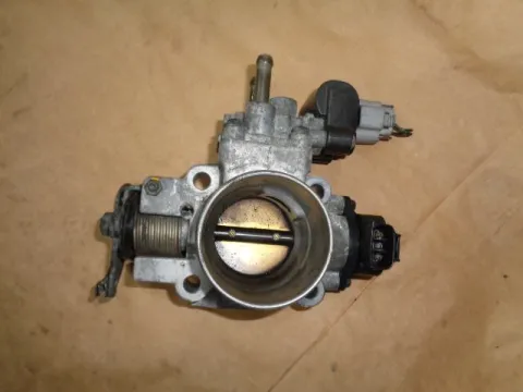 Σώμα Πεταλούδας 13400-83E2-1 για SUZUKI WAGON R (1997 - 2000) (SR)  (50) Σώμα Πεταλούδας 13400-83E2-1 για SUZUKI WAGON R (1997 - 2000) (SR)  (50)