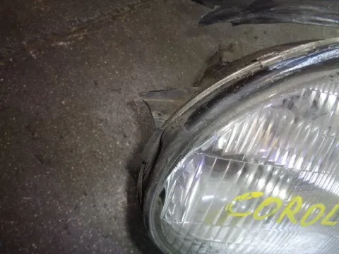 Φανάρι Εμπρός Αριστερό Στρογγυλοφάναρο Σπασμένη Βάσηγια TOYOTA COROLLA (1997 - 1999) (A111) - 