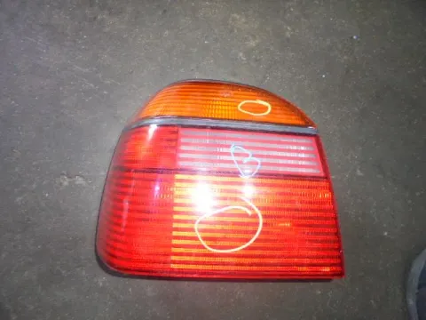 Φανάρι Πίσω Αριστερό (Ραγισμένο) για VW GOLF (1992 - 1998) Mk3 (1H1) Φανάρι Πίσω Αριστερό (Ραγισμένο) για VW GOLF (1992 - 1998) Mk3 (1H1)