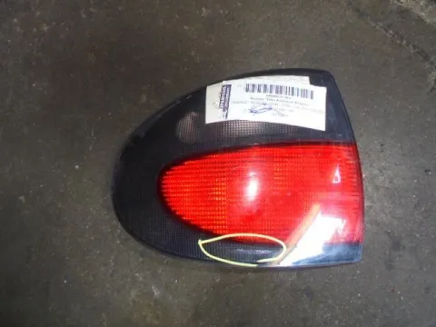 Φανάρι Πίσω Αριστερό (Ραγισμένο) για RENAULT MEGANE (1996 - 1998) (LA) (DA) (EA) (KA) ((LA) Sedan - 4dr Φανάρι Πίσω Αριστερό (Ραγισμένο) για RENAULT MEGANE (1996 - 1998) (LA) (DA) (EA) (KA) ((LA) Sedan - 4dr